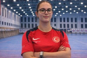 Samsunlu Milli Okçu Canse Duru Tarakçı Avrupa Üçüncüsü Oldu